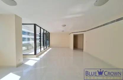 Apartment - 3 Bedrooms - 3 Bathrooms for rent in Golden Sands 7 - Mankhool - Bur Dubai - Dubai