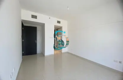 صورة لـ غرفة فارغة شقة - غرفة نوم - 2 حمامات للايجار في روضة أبو ظبي - أبوظبي ، صورة رقم 1
