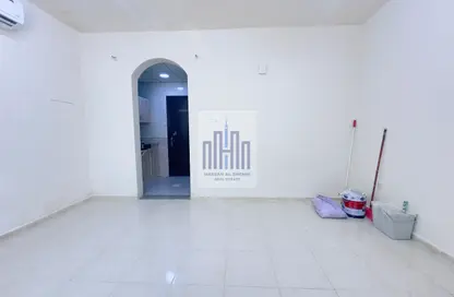 شقة - 1 حمام للايجار في طريق فاير ستاشن - مويلح - الشارقة