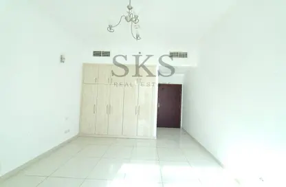 Apartment - 1 Bedroom - 2 Bathrooms for rent in Metro Building - Al Barsha 1 - Al Barsha - Dubai