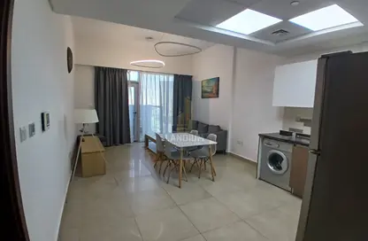شقة - غرفة نوم - 2 حمامات للايجار في عزيزي شياستا ريزيدنسز - الفرجان - دبي