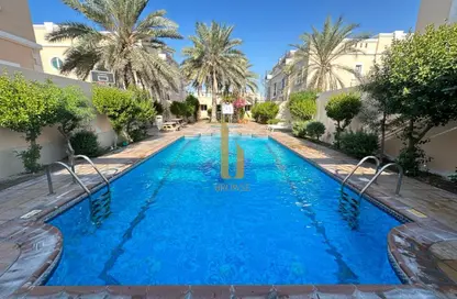 Villa - 4 Bedrooms - 4 Bathrooms for rent in Umm Suqeim 2 Villas - Umm Suqeim 2 - Umm Suqeim - Dubai