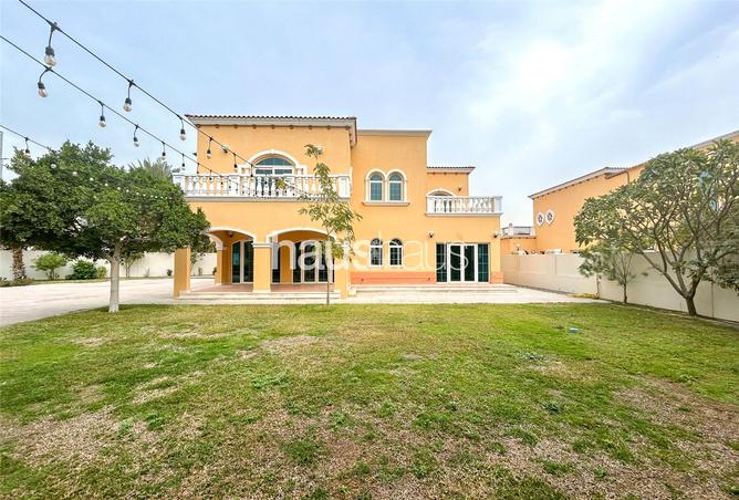 Villa - 5 Bedrooms - 5 Bathrooms for rent in Legacy - Jumeirah Park - Dubai