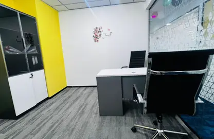 مكتب - استوديو - 4 حمامات للايجار في ريزيدينس 1072 - المطينة - ديرة - دبي