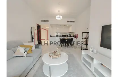 شقة - غرفة نوم - 2 حمامات للايجار في آمنة - مدينة الحبتور - الخليج التجاري - دبي