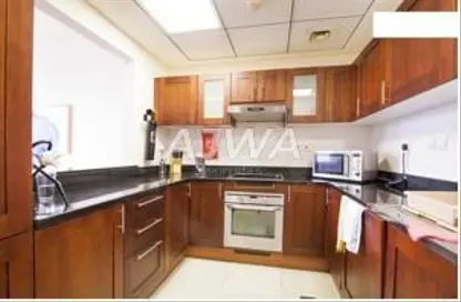 صورة لـ مطبخ شقة - غرفة نوم - 2 حمامات للبيع في جرين ليك برج 2 - ابراج جرين ليك - أبراج بحيرة الجميرا - دبي ، صورة رقم 1