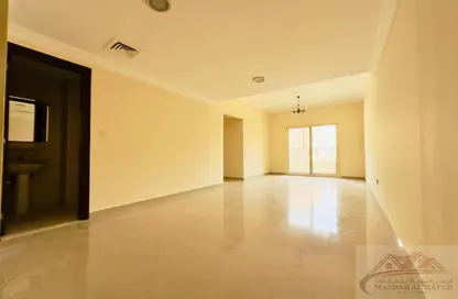 Apartment - 3 Bedrooms - 3 Bathrooms for rent in Muwailih Building - Muwaileh - Sharjah