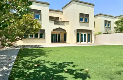 Villa - 3 Bedrooms - 4 Bathrooms for rent in Regional - Jumeirah Park - Dubai
