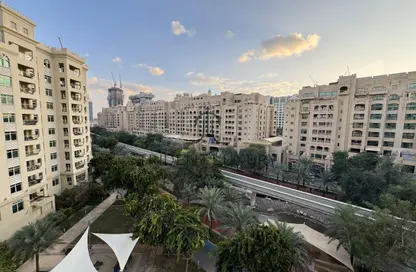 Apartment - 1 Bedroom - 2 Bathrooms for rent in Abu Keibal - Shoreline Apartments - Palm Jumeirah - Dubai