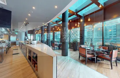 Retail - Studio - 2 Bathrooms for rent in Marriott Harbour Hotel and Suites - Dubai Marina - Dubai