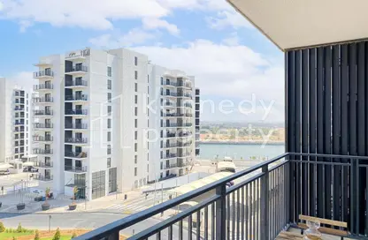 Balcony image for: Apartment - 1 Bedroom - 1 Bathroom for rent in Waters Edge - Yas Island - Abu Dhabi, Image 1