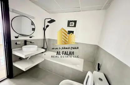 Apartment - 2 Bedrooms - 3 Bathrooms for rent in AL Wazzan Building B - Al Majaz 3 - Al Majaz - Sharjah