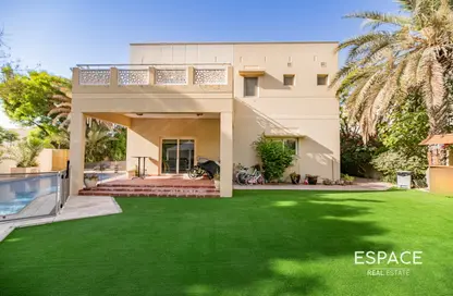 Villa - 4 Bedrooms - 5 Bathrooms for rent in Meadows 9 - Meadows - Dubai