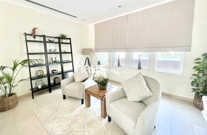 Villa - 3 Bedrooms - 4 Bathrooms for rent in Regional - Jumeirah Park - Dubai