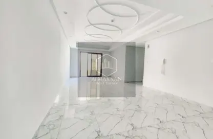 شقة - 3 غرف نوم - 3 حمامات للايجار في تجارية مويلح - الشارقة