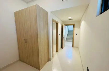 Hall / Corridor image for: Townhouse - 3 Bedrooms - 5 Bathrooms for rent in Bloom Gardens - Al Salam Street - Abu Dhabi, Image 1