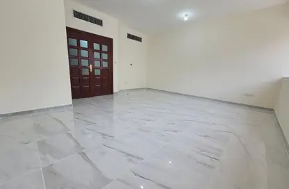 Apartment - 2 Bedrooms - 2 Bathrooms for rent in Al Falah Street - City Downtown - Abu Dhabi
