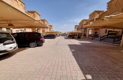 فيلا - 5 غرف نوم - 6 حمامات للايجار في البطين - العين