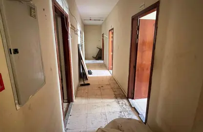 شقة - 5 غرف نوم - 2 حمامات للايجار في 3 المويهات - المويهات - عجمان