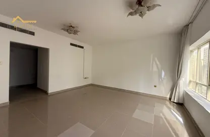 شقة - 3 غرف نوم - 4 حمامات للايجار في شارع التعاون الجديد - التعاون - الشارقة