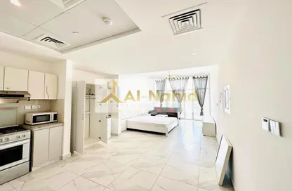 Kitchen image for: Apartment - 1 Bathroom for rent in Millennium Binghatti Residences - Business Bay - Dubai, Image 1