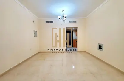 شقة - 1 حمام للايجار في مبنى مويلح - مويلح - الشارقة