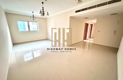 Apartment - 3 Bedrooms - 3 Bathrooms for rent in Muwaileh 3 Building - Muwaileh - Sharjah