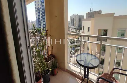 Apartment - 2 Bedrooms - 3 Bathrooms for sale in Mazaya 10A - Queue Point - Dubai Land - Dubai