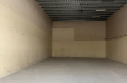 Warehouse - Studio - 1 Bathroom for rent in Mussafah Industrial Area - Mussafah - Abu Dhabi