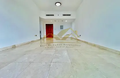 شقة - 2 غرف نوم - 3 حمامات للايجار في برج المريخي - شارع الشيخ زايد - دبي شقة - 2 غرف نوم - 3 حمامات للايجار في برج المريخي - شارع الشيخ زايد - دبي