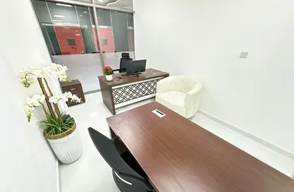 Office Space - Studio - 1 Bathroom for rent in Red Avenue - Al Garhoud - Dubai
