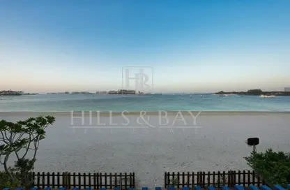 Villa - 5 Bedrooms - 6 Bathrooms for rent in Palma Residences - Palm Jumeirah - Dubai