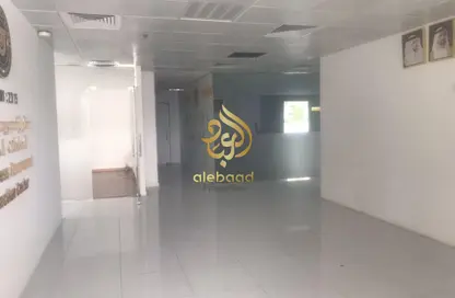 متجر - استوديو - 2 حمامات للايجار في الزرعوني - الممزر - ديرة - دبي