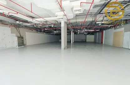 Show Room - Studio - 2 Bathrooms for rent in Sheikh Zayed Road - Dubai