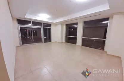 Apartment - 3 Bedrooms - 2 Bathrooms for rent in Emaar Tower B - Emaar Towers - Deira - Dubai