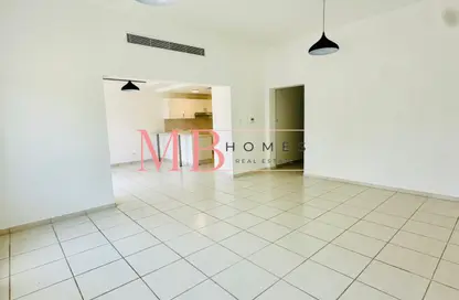 Villa - 3 Bedrooms - 4 Bathrooms for rent in Springs 2 - The Springs - Dubai