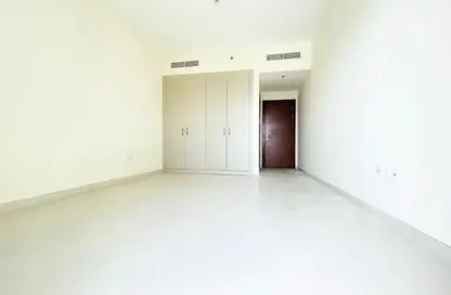 Apartment - 2 Bedrooms - 3 Bathrooms for rent in Al Waleed Garden 1 - Al Waleed Garden - Al Jaddaf - Dubai