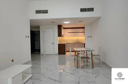 شقة - غرفة نوم - 2 حمامات للايجار في بناية 148-202 - طراز مغولي - ديسكفري غاردنز - دبي