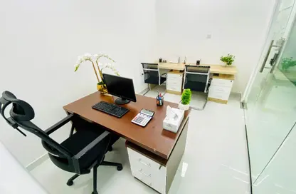 Office Space - Studio - 1 Bathroom for rent in Red Avenue - Al Garhoud - Dubai