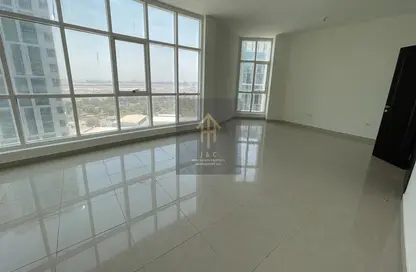 Empty Room image for: Apartment - 3 Bedrooms - 4 Bathrooms for rent in Burj Al Yaqout - Danet Abu Dhabi - Abu Dhabi, Image 1