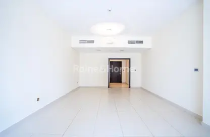 Apartment - 2 Bedrooms - 3 Bathrooms for rent in Bahwan Tower Downtown - Downtown Dubai - Dubai