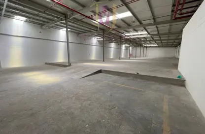 Warehouse - Studio - 1 Bathroom for rent in Umm Ramool - Dubai