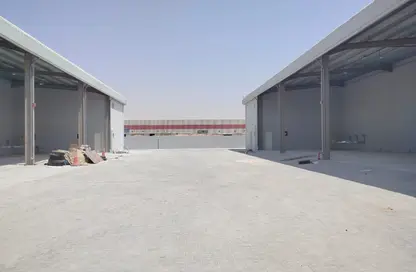 مستودع - استوديو - 2 حمامات للايجار في المنطقة الصناعية القديمة - أم القيوين