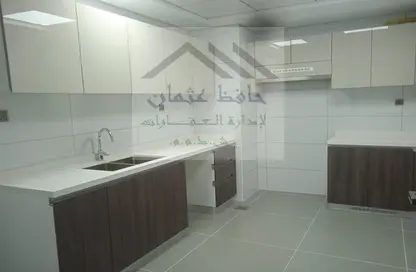 شقة - 2 غرف نوم - 3 حمامات للايجار في الدانه - أبوظبي