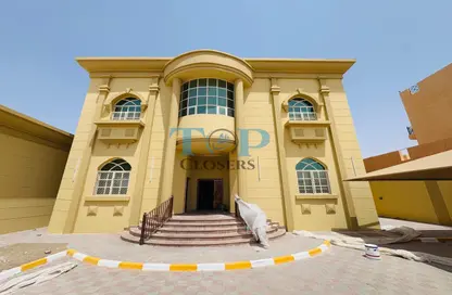 فيلا - 4 غرف نوم - 7 حمامات للايجار في البطين - العين