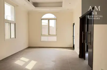 فيلا - 4 غرف نوم - 5 حمامات للايجار في حوشي - البادي - الشارقة