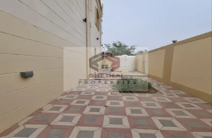 Villa - 4 Bedrooms - 4 Bathrooms for rent in Falaj Hazzaa - Al Ain