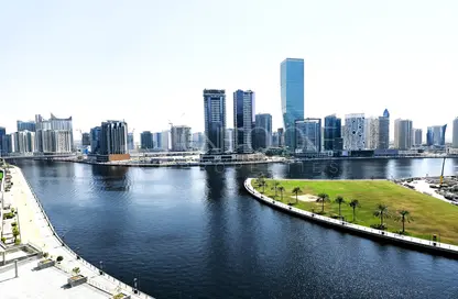 Apartment - Studio - 1 Bathroom for rent in Bay's Edge - Business Bay - Dubai