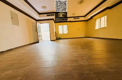 Apartment - 3 Bedrooms - 4 Bathrooms for rent in Corniche Tower - Ajman Corniche Road - Ajman