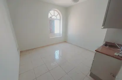 Apartment - Studio - 1 Bathroom for rent in Fire Station Road - Muwaileh - Sharjah